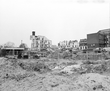857215 Afbeelding van de sloopwerkzaamheden aan het kantoor van de Levensverzekeringsmaatschappij De Utrecht (Leidseweg ...